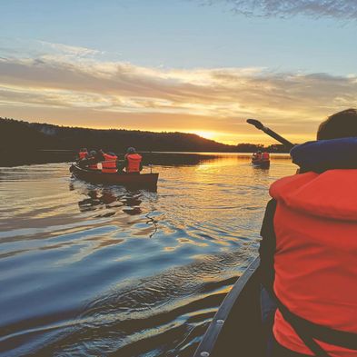 Abendlicher Sonnenuntergang auf dem Dieksee vom Kanu aus
