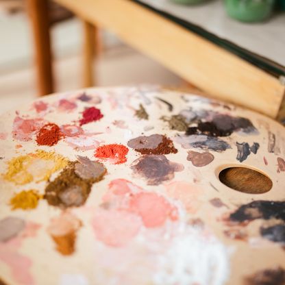 Farbpalette mit Klecksen